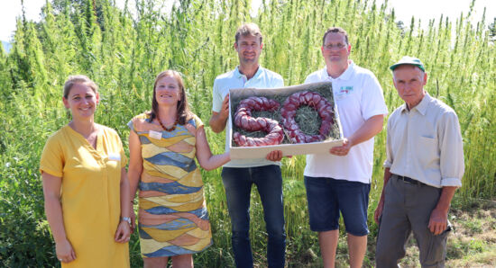 Leonie Schittenhelm, Helga Decker, Dr. Christoph Reiber (Demeter-Verbandschef), Christoph Decker, Hubert Mussler (Ehemaliger Hofeigentümer)