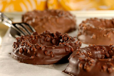 Produktfoto zu Nougat-Buttercremering Zatbitter, 4 Stück - SteinofenBäcker