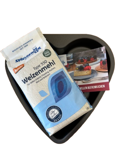Produktfoto zu Herz-Backset - Weizenmehl 550, 1 kg und Backform