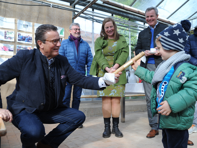 Minister Peter Hauk zu Besuch auf Deckers Biohof