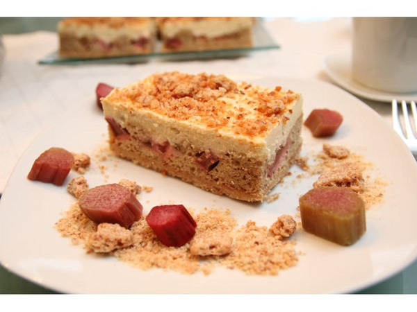 Produktfoto zu Rhabarber-Vanille Kuchen, 4 Stück - SteinofenBäcker