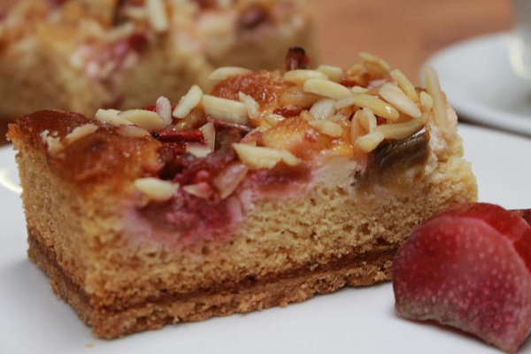Produktfoto zu Rhabarberkuchen, 4 Stück - SteinofenBäcker