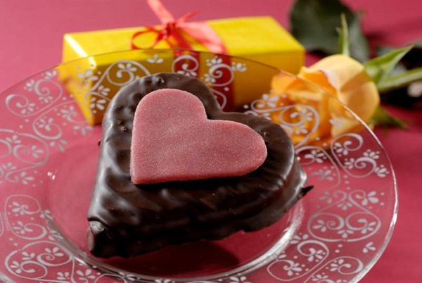Produktfoto zu Herz mit Nougat-Buttercreme - SteinofenBäcker